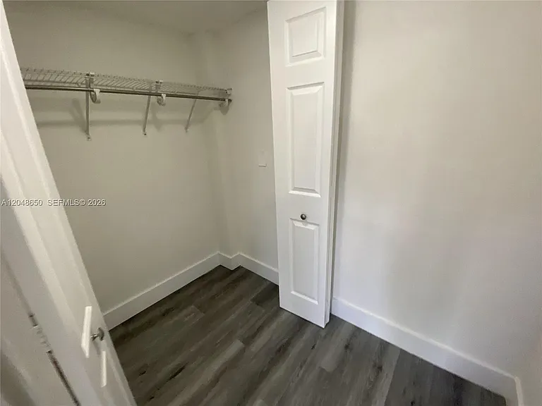 380 SE 12th Ave #2 — Photo 18