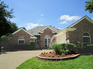 102 Stone Mountain Ct, Garland, TX 75044