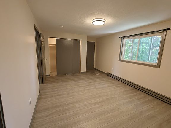 4th image of 15 Regan St #61