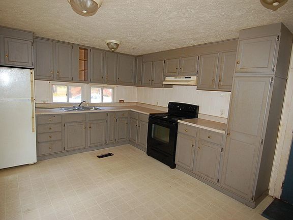 2nd image of 3570 Anna Dr