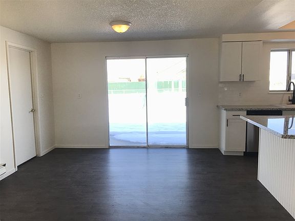 4th image of 975 Tillman Ln