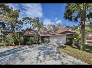 13 Chesterfield Dr, Beaufort, SC 29906
