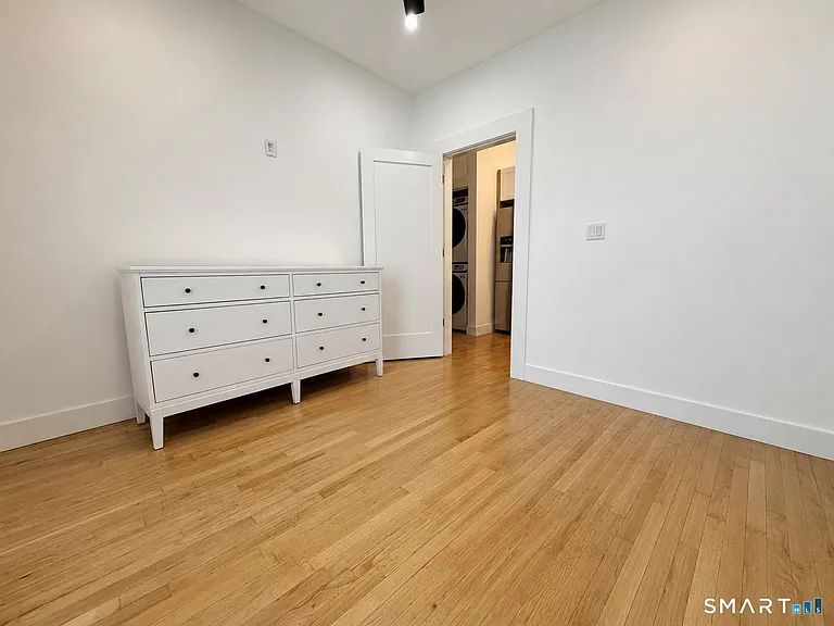 492 Lombard St #1 — Photo 14