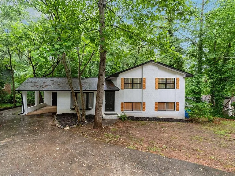 5786 Deerfield Trl — Photo 2