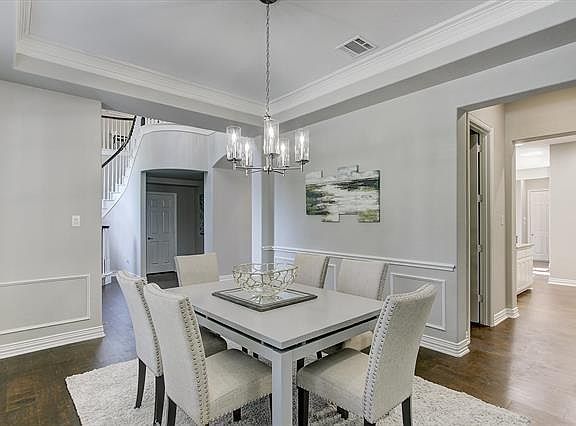 4th image of 5526 Braemar Dr