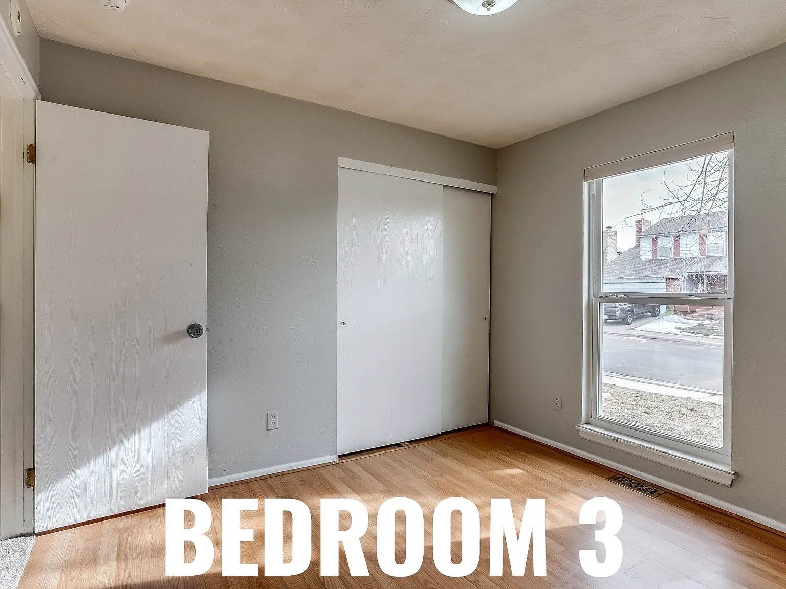 3149 Oak Cir N — Photo 2
