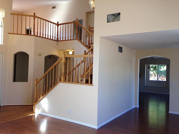 High Vaulted Ceiliings and Open Layout