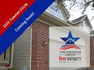 1215 Townes Cir, Aurora, IL 60502