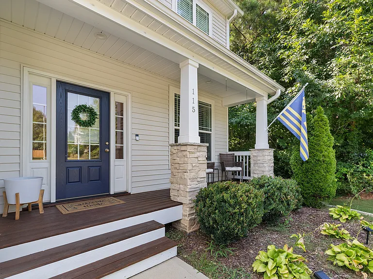 115 Owensboro Ct — Photo 2