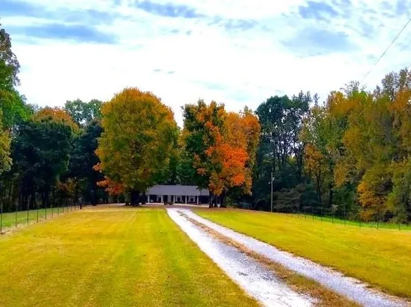 7663 County Road 92, Rogersville, AL 35652