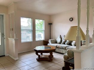 1607 Sycamore St, Bandera, TX 78003