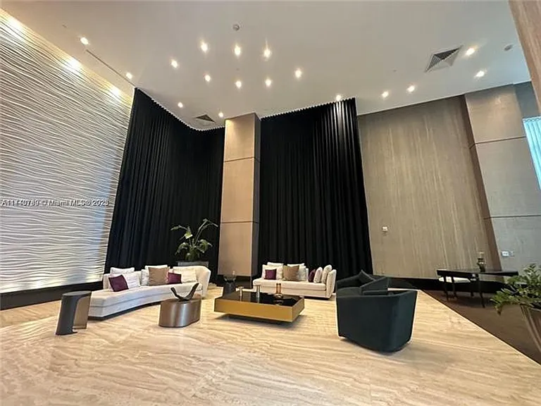 950 Brickell Bay Dr #CU-2802 — Photo 8
