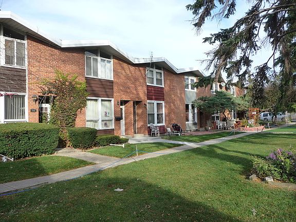 2nd image of 1566 Woodland Ave Unit C