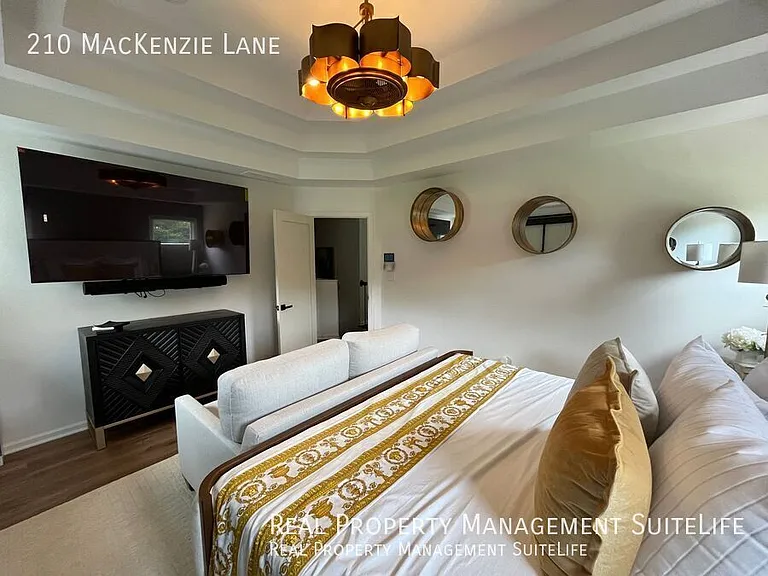 210 Mackenzie Ln — Photo 32