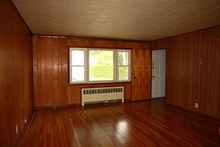 3rd image of 887 Roosevelt St