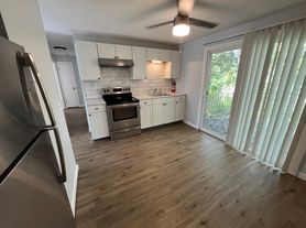 21 Pleasant St, Cranston, RI