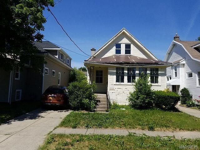 1st image of 104 Thatcher Ave