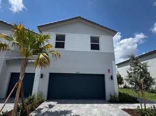 18418 SW 2nd St, Pembroke Pines, FL 33029