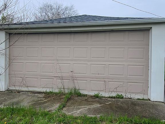 5th image of 7836 Grandmont Ave