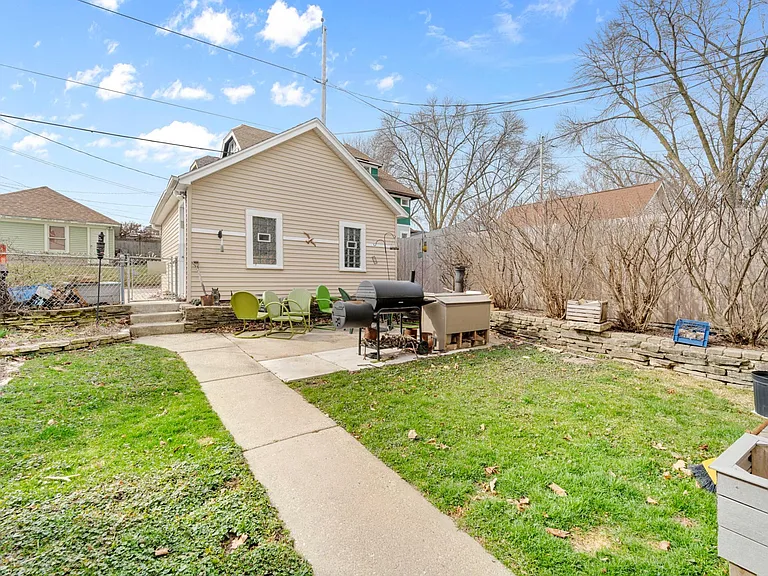 609 E Russell Ave — Photo 14
