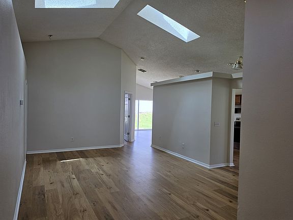 3rd image of 405 Cheshire Way