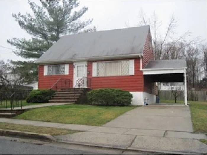 48 Maklary St photo 1