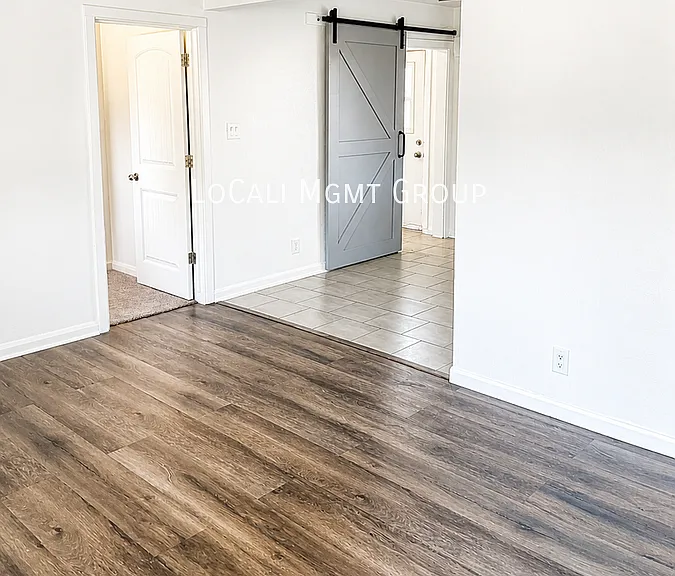 2845 Valley View Ave — Photo 2