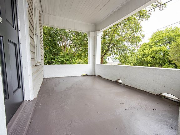 2nd image of 914 21st St