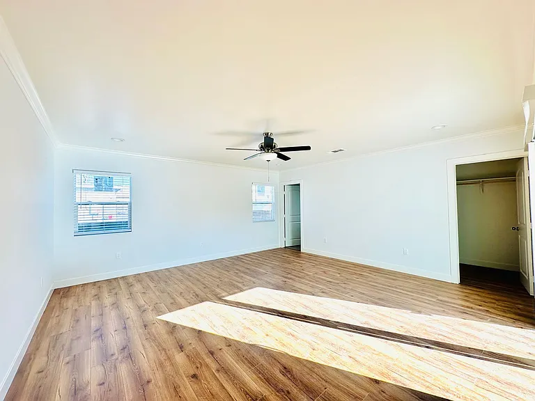 2932 Allred St — Photo 13