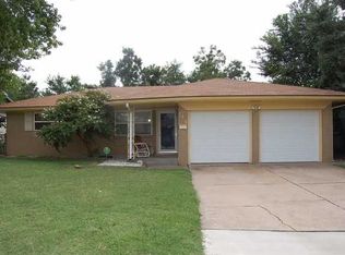 116 SW 12th St, Moore, OK 73160