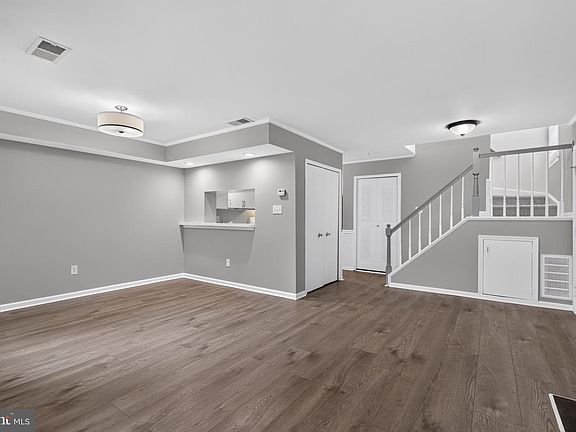 5th image of 6078 Netherton St