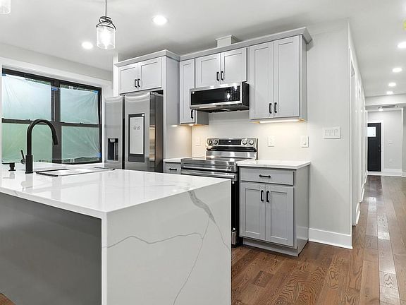 5th image of 2256 High St SE APT 2