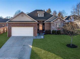 3922 Benjamin Ln, Springdale, AR 72764