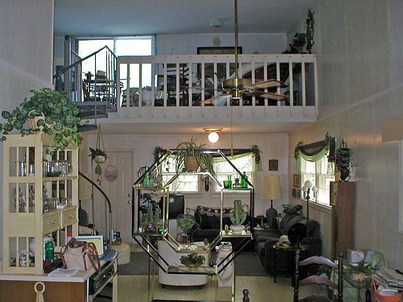 5th image of 207 NE 57th St