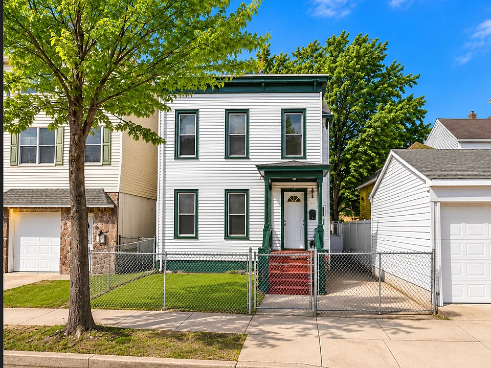 87 N 4th St #1