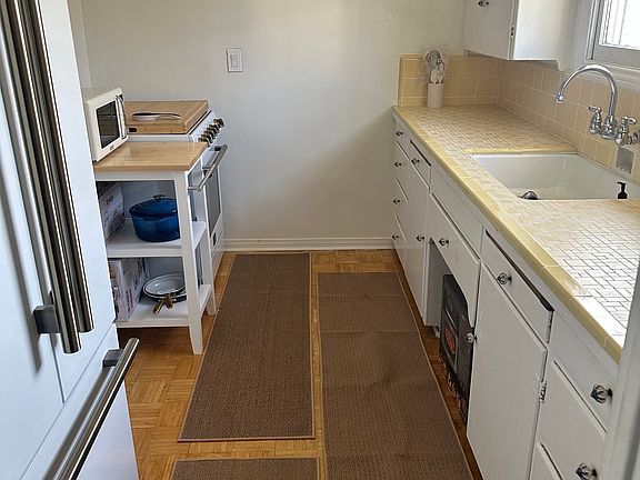 4th image of 1927 N Vista Del Mar Ave Unit 1/2