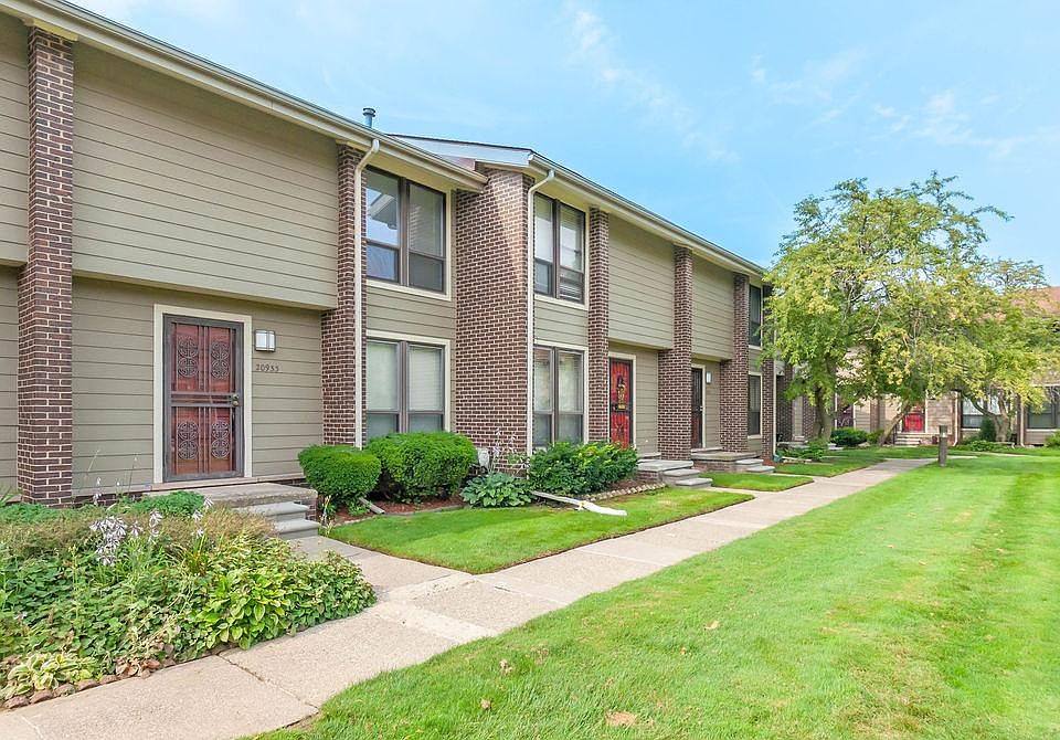 1st image of 20933 Sherman Ave #1