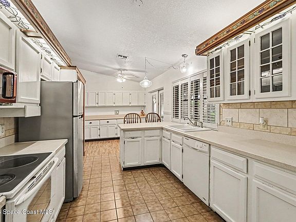 5th image of 806 Hawser St NE