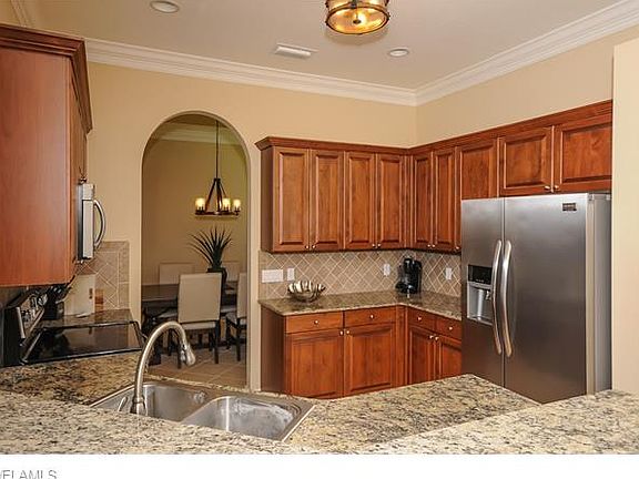 2nd image of 15509 Cadiz Ln