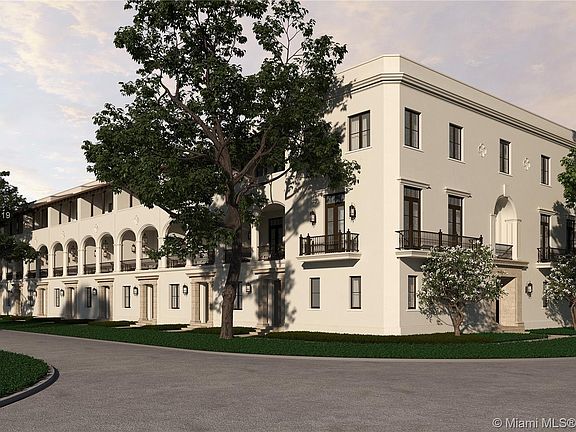 4th image of 743 Almeria Ave #10C