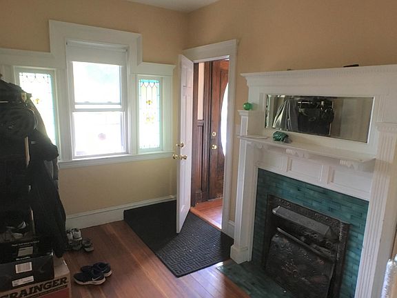 5th image of 179 College Avenue # First Floor