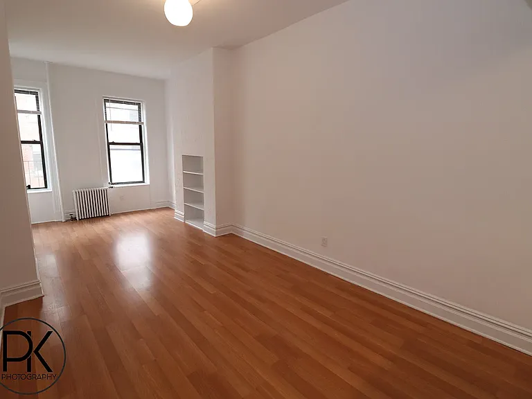 122 Bedford Ave #2RR — Photo 2