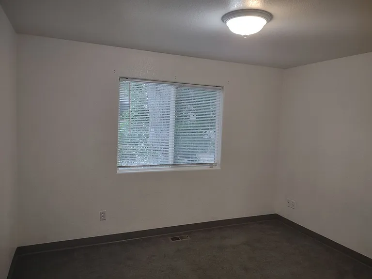 1700 N Reading Ave — Photo 12