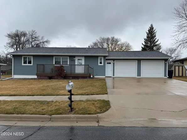209 16th St NE, Watertown, SD 57201