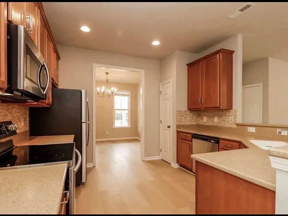 115 Red Leaf Blvd