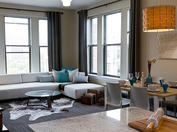 4th image of 5307 S Hyde Park Blvd APT 415