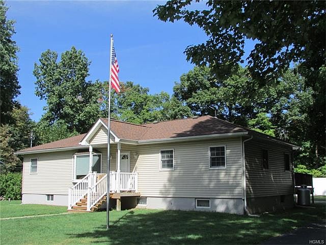 1st image of 6 Hillcrest Dr