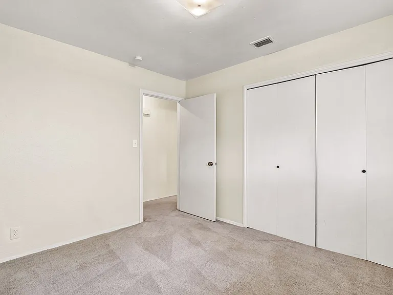 302 Gateway St — Photo 22