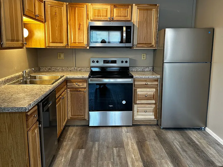 3511 Stein Blvd — Photo 1