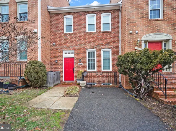 5922 Munson Ct, Falls Church, VA 22041